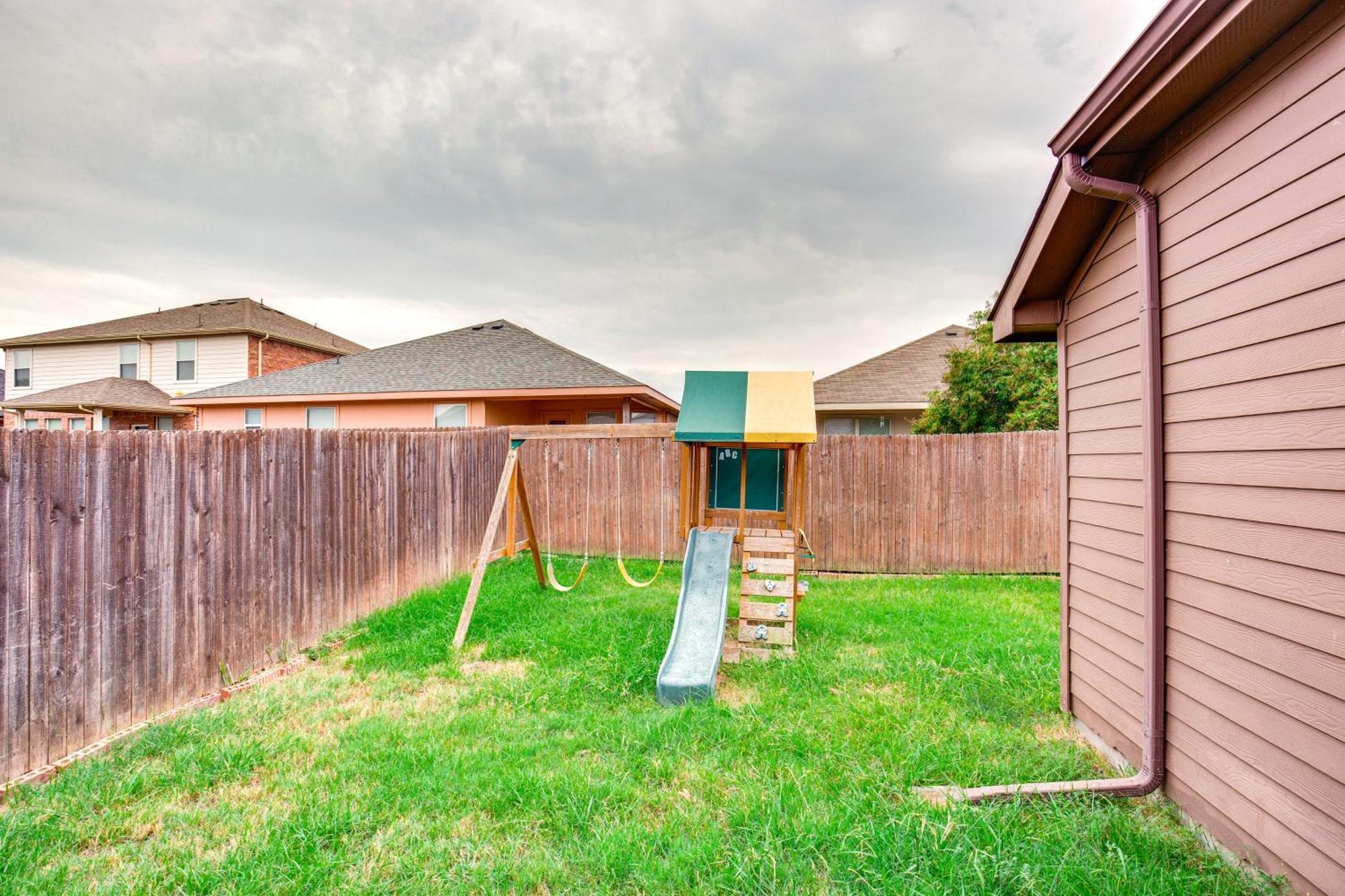 Private Office And Playground Greenville Home Esterno foto